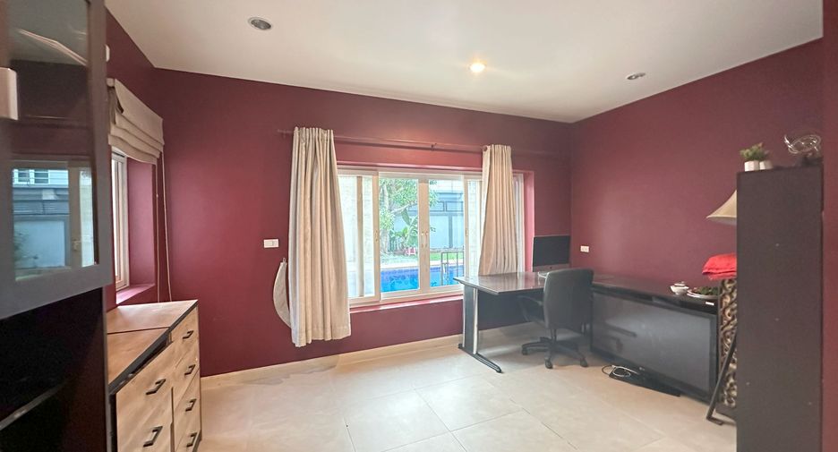 For sale 4 bedrooms house in Bang Lamung, Chonburi