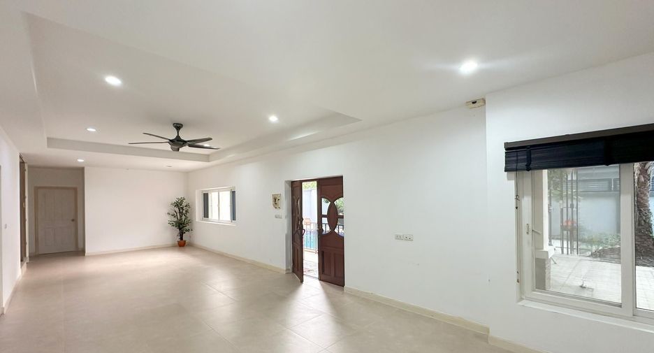 For sale 4 bedrooms house in Bang Lamung, Chonburi