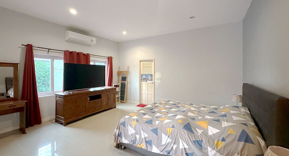 For sale 4 bedrooms house in Bang Lamung, Chonburi