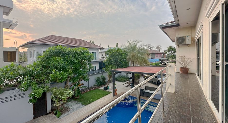 For sale 4 bedrooms house in Bang Lamung, Chonburi