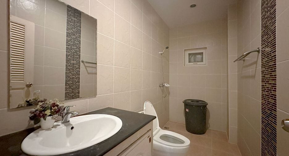 For sale 4 bedrooms house in Bang Lamung, Chonburi