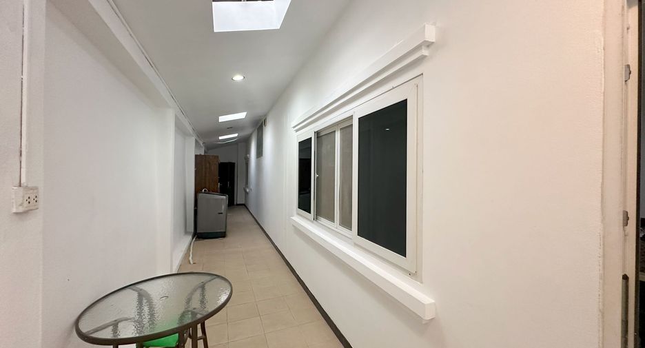 For sale 4 bedrooms house in Bang Lamung, Chonburi
