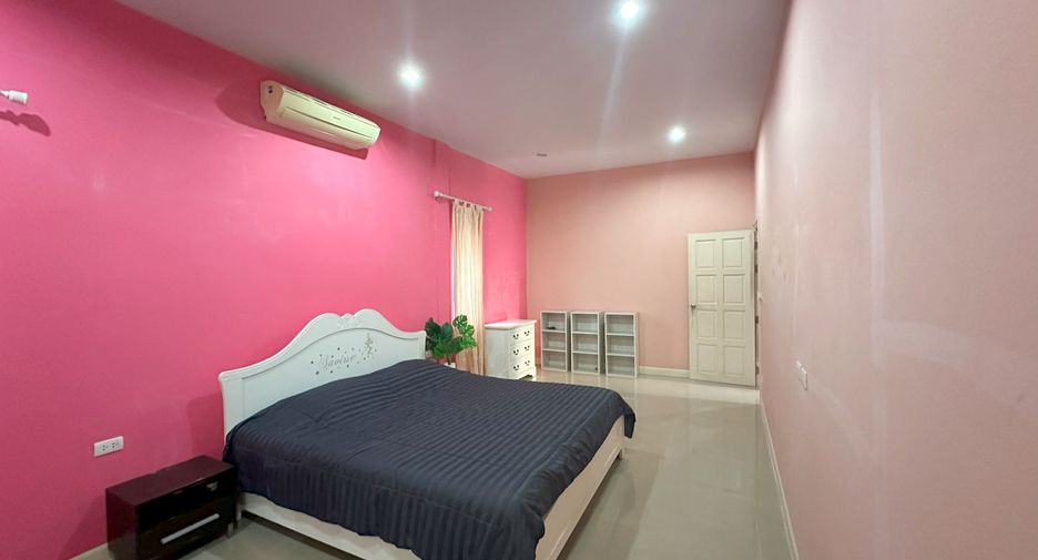 For sale 4 bedrooms house in Bang Lamung, Chonburi
