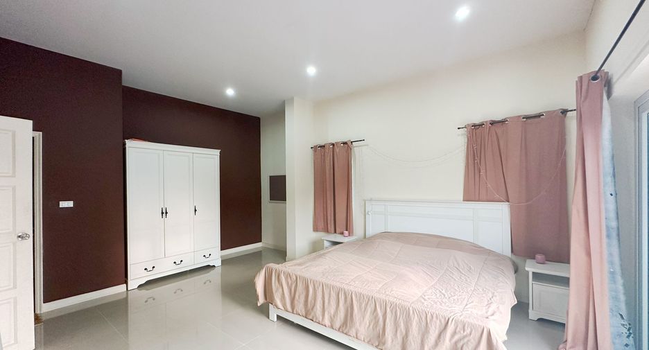 For sale 4 bedrooms house in Bang Lamung, Chonburi