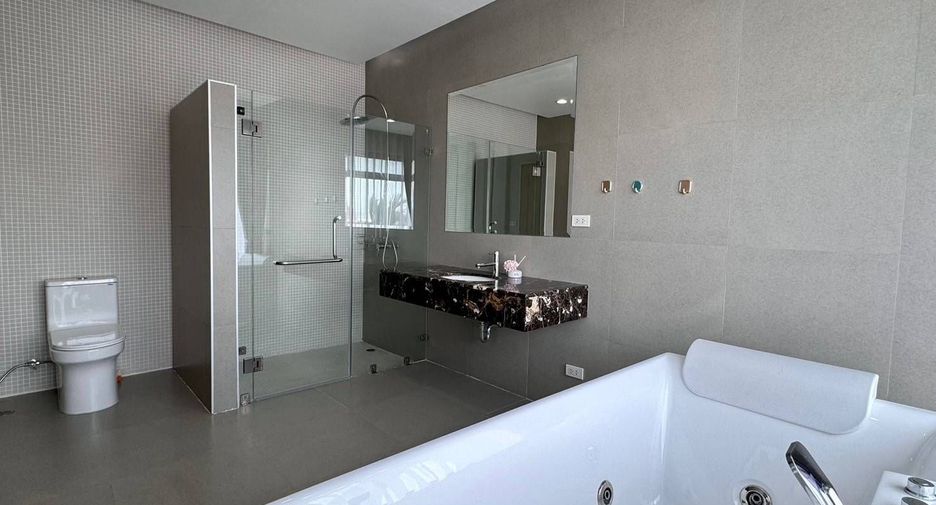 À vendre et à louer 4 chambres maison à Mueang Phuket, Phuket