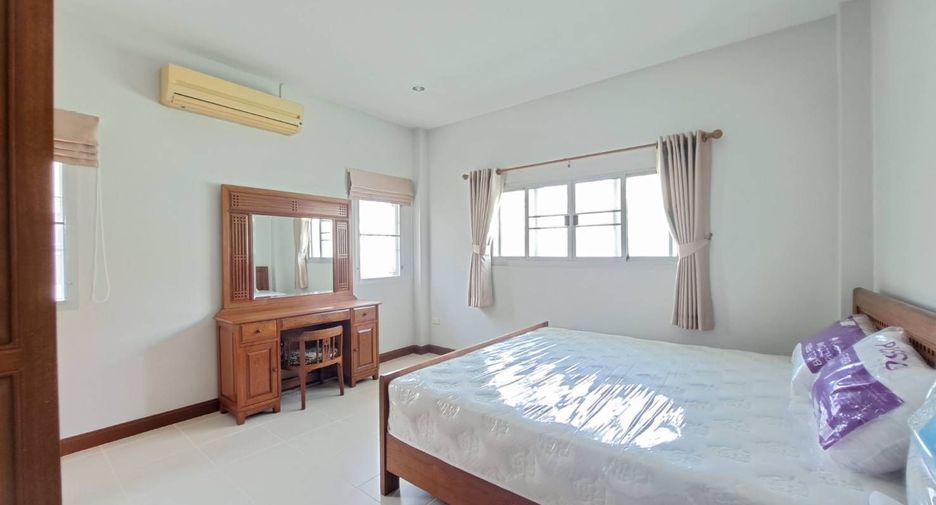 For rent 4 bedrooms house in Bang Lamung, Chonburi
