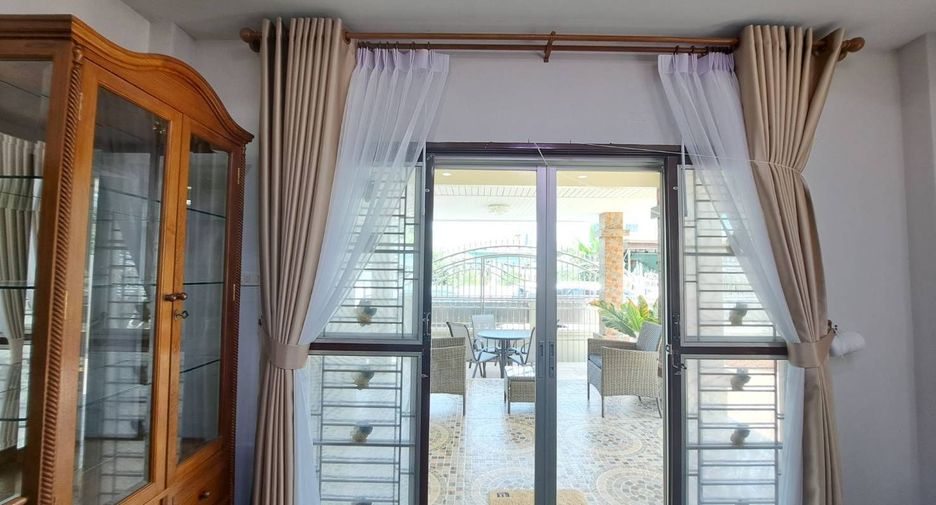 For rent 4 bedrooms house in Bang Lamung, Chonburi