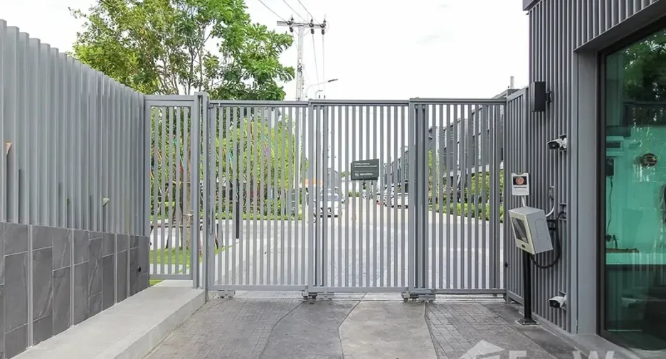 出售 4 卧室 联排别墅 在 Sai Mai, 曼谷