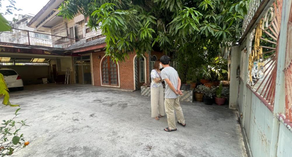 Casa en venta de 3 habitaciones en Thon Buri, Bangkok