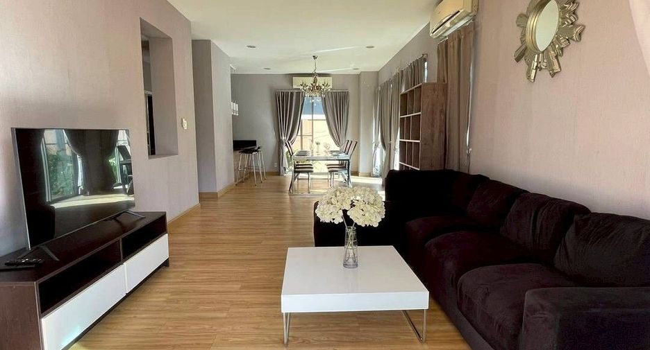 For rent 4 bedrooms villa in Bang Lamung, Chonburi