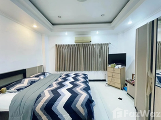 À vendre 3 chambres local commercial à Bang Lamung, Chonburi
