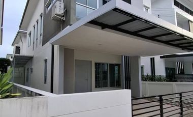 À vendre 3 chambres maison à Bang Khun Thian, Bangkok