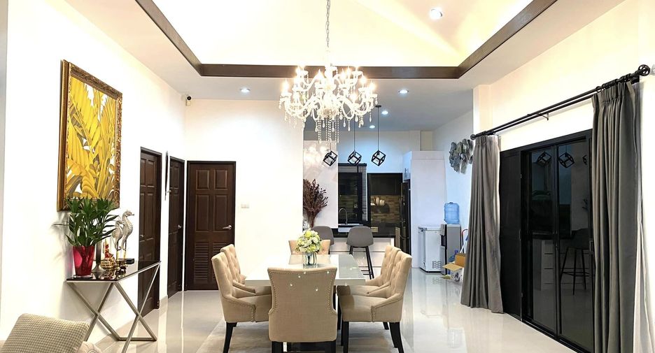 Villa en alquiler de 3 habitaciones en Bang Lamung, Chonburi