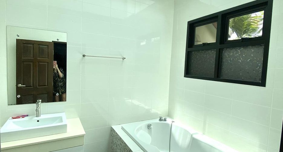 Villa en alquiler de 3 habitaciones en Bang Lamung, Chonburi