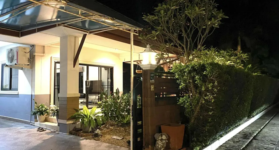 Villa en alquiler de 3 habitaciones en Bang Lamung, Chonburi