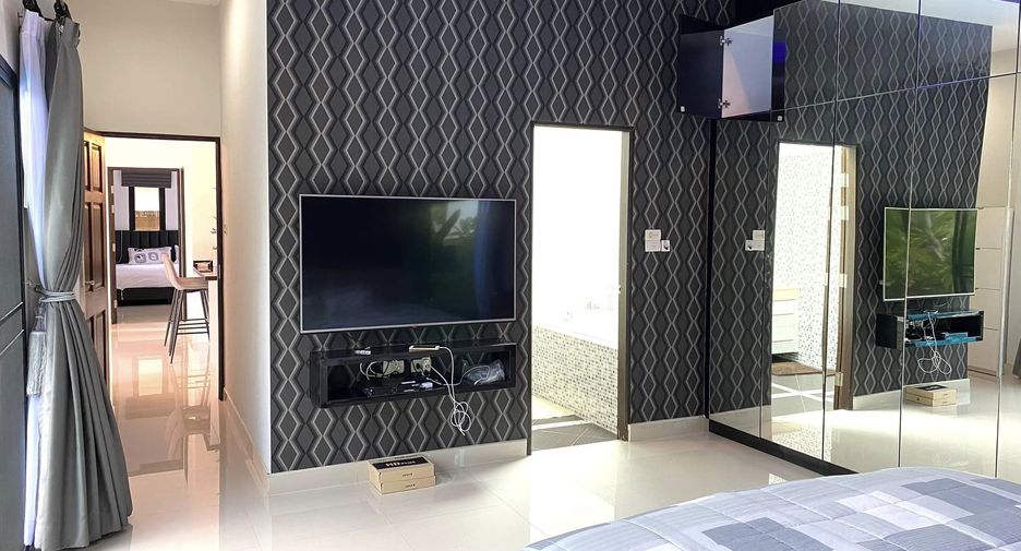 Villa en alquiler de 3 habitaciones en Bang Lamung, Chonburi