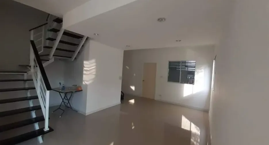 For sale 3 bedrooms townhouse in Phra Samut Chedi, Samut Prakan