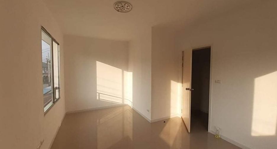 For sale 3 bedrooms townhouse in Phra Samut Chedi, Samut Prakan