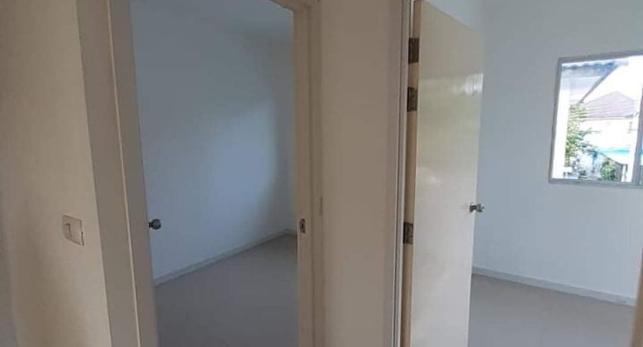For sale 3 bedrooms townhouse in Phra Samut Chedi, Samut Prakan