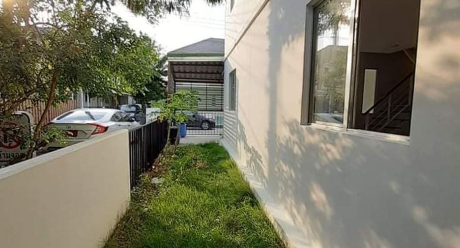 For sale 3 bedrooms townhouse in Phra Samut Chedi, Samut Prakan