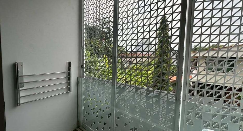 For sale 1 bed condo in Phra Khanong, Bangkok