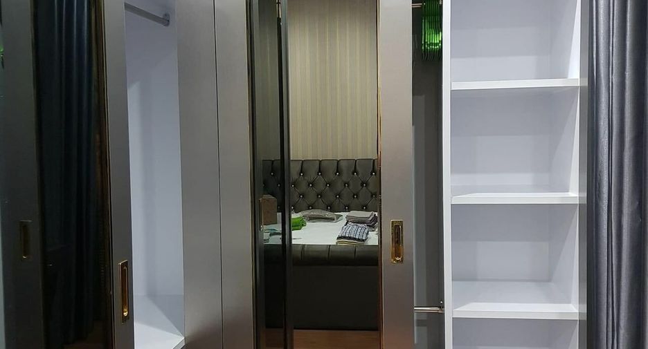 For sale 4 bedrooms townhouse in Lat Krabang, Bangkok
