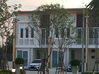 For sale 4 bedrooms townhouse in Lat Krabang, Bangkok