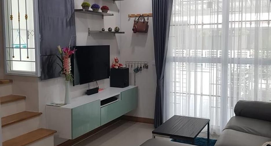 For sale 4 bedrooms townhouse in Lat Krabang, Bangkok
