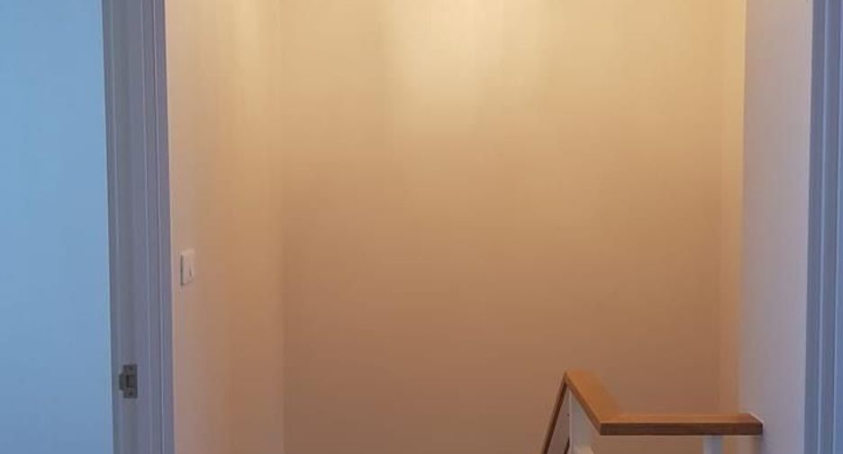 For sale 4 bedrooms townhouse in Lat Krabang, Bangkok