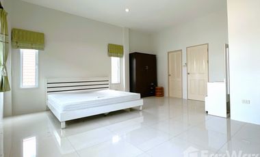 Reihenhaus zum Kauf mit 2 Zimmer in Mueang Chon Buri, Chonburi