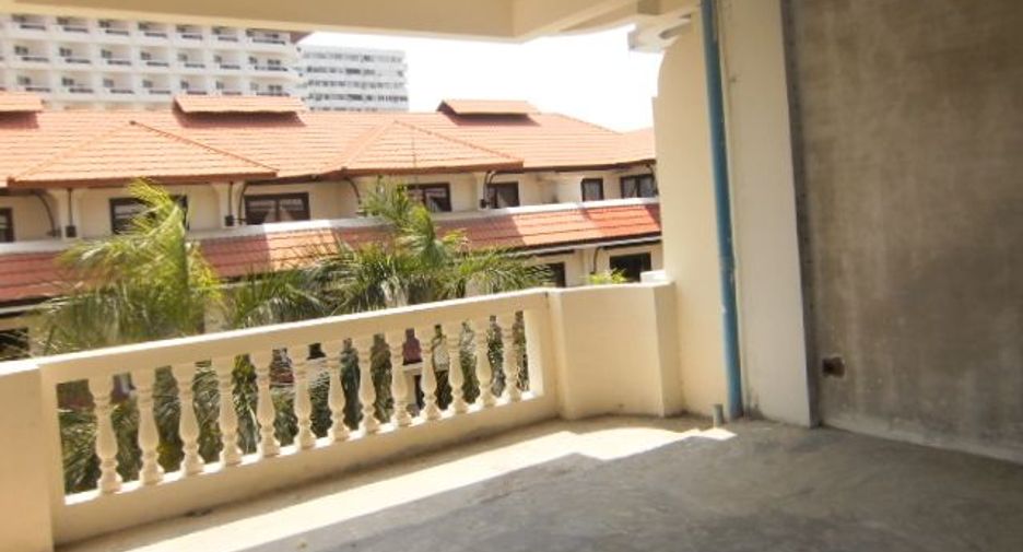 Reihenhaus zum Kauf mit 15 Zimmer in Bang Lamung, Chonburi