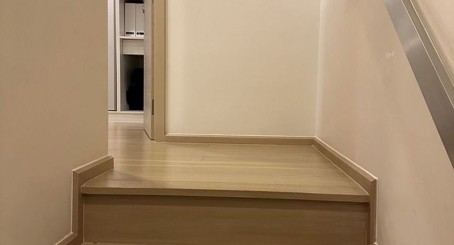 For sale 3 bedrooms condo in Khlong Toei, Bangkok