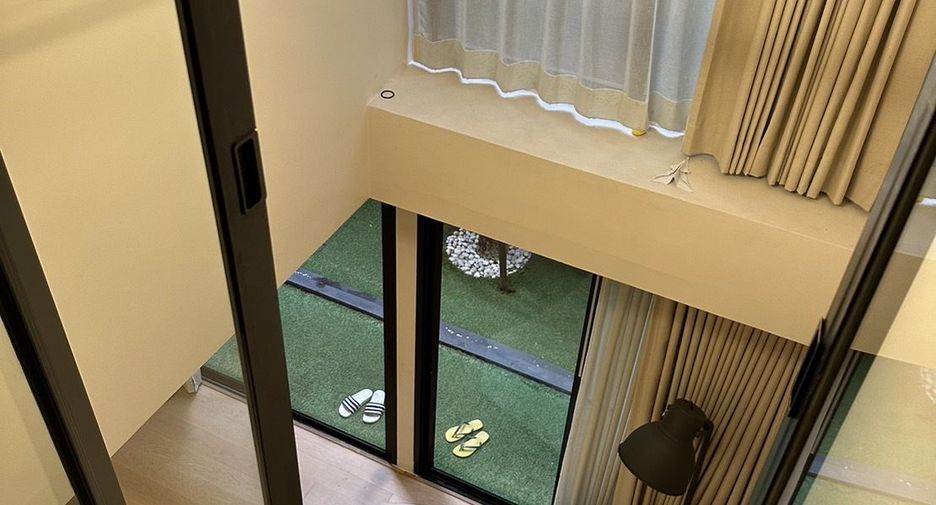 For sale 3 bedrooms condo in Khlong Toei, Bangkok