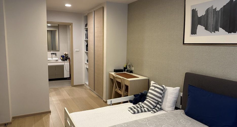 For sale 3 bedrooms condo in Khlong Toei, Bangkok