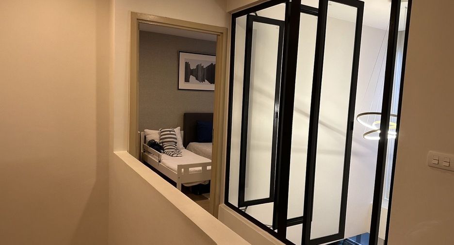 For sale 3 bedrooms condo in Khlong Toei, Bangkok