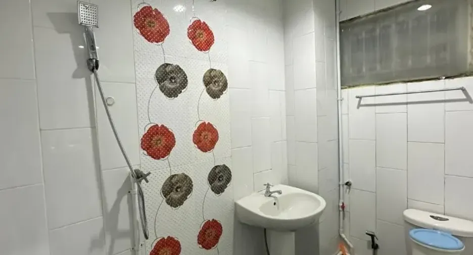 出售 和 出租 2 卧室 独立屋 在 Din Daeng, 曼谷