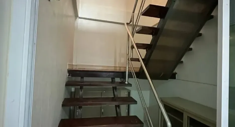 出售 和 出租 2 卧室 独立屋 在 Din Daeng, 曼谷