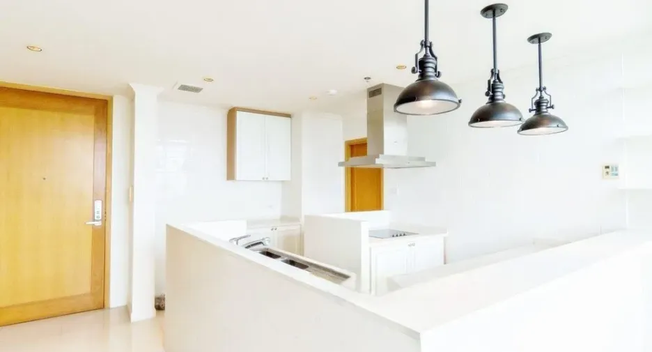 Wohnung zum Kauf mit 3 Zimmer in Sathon, Bangkok