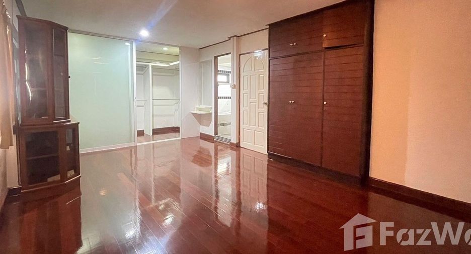 À vendre 4 chambres maison à Bang Kapi, Bangkok
