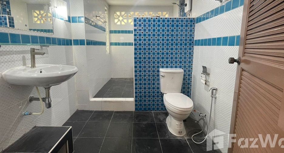 À vendre 4 chambres maison à Bang Kapi, Bangkok