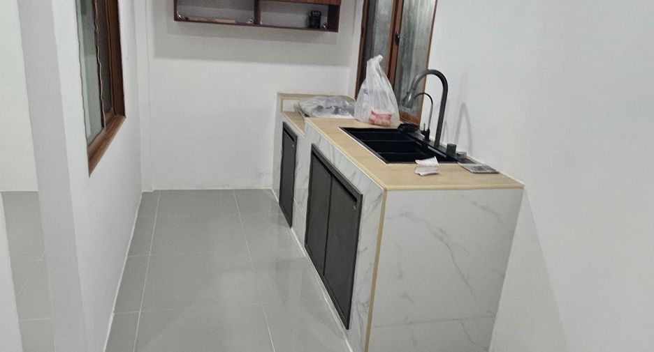 For sale 2 bedrooms townhouse in Mueang Nakhon Pathom, Nakhon Pathom