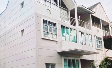 For rent 3 bedrooms townhouse in Pak Kret, Nonthaburi