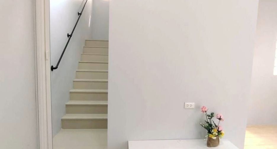 For rent 3 bedrooms townhouse in Pak Kret, Nonthaburi