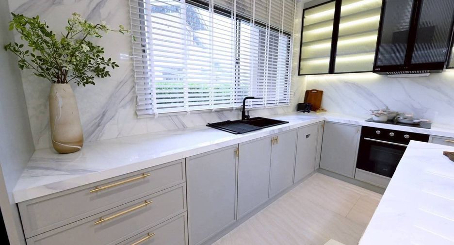 For sale そして for rent 4 ベッドルーム house in Bang Lamung, Chonburi