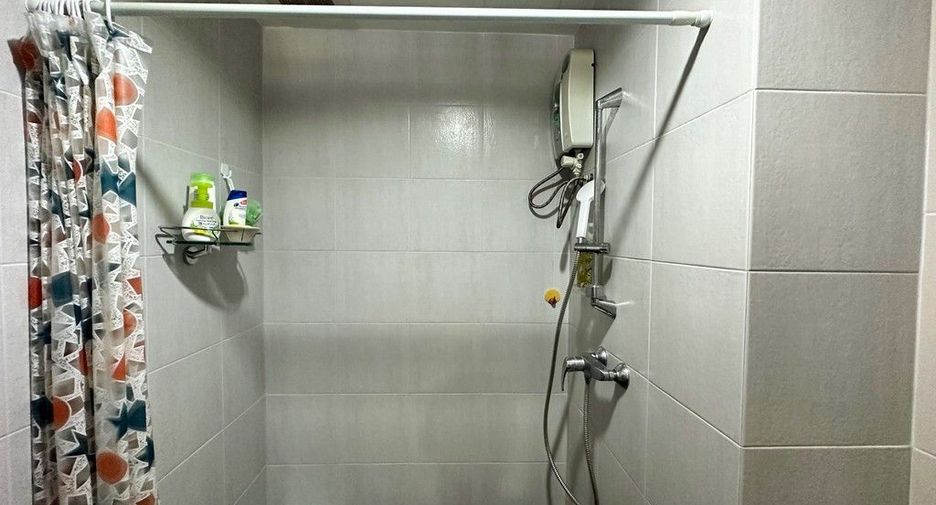 For sale 1 bed condo in Khlong Toei, Bangkok