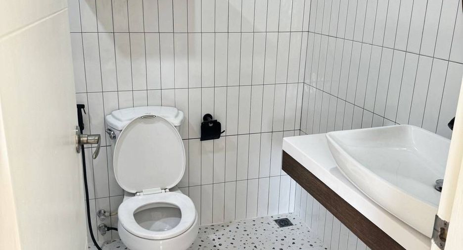 For sale 1 Beds condo in Si Racha, Chonburi