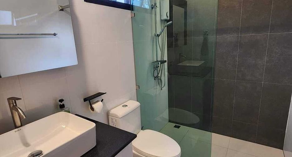 Villa en alquiler de 3 habitaciones en Bang Lamung, Chonburi