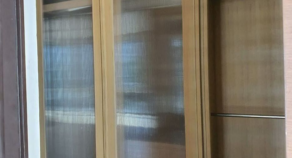 For sale 3 bedrooms condo in Khlong Toei, Bangkok