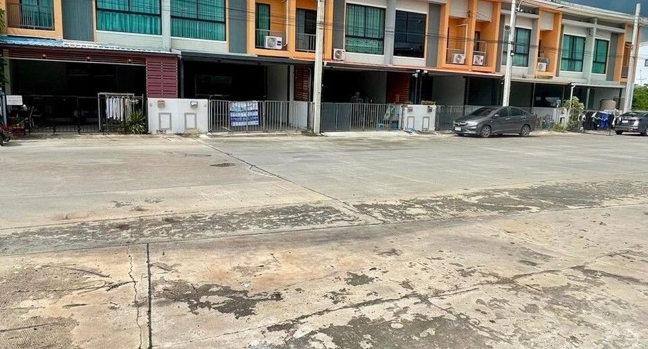 For sale 4 bedrooms townhouse in Bang Bo, Samut Prakan
