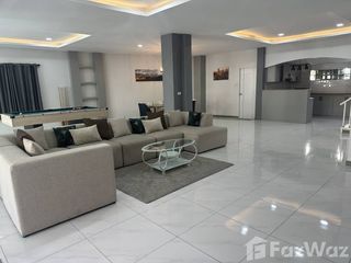 For rent 4 bedrooms villa in Bang Lamung, Chonburi
